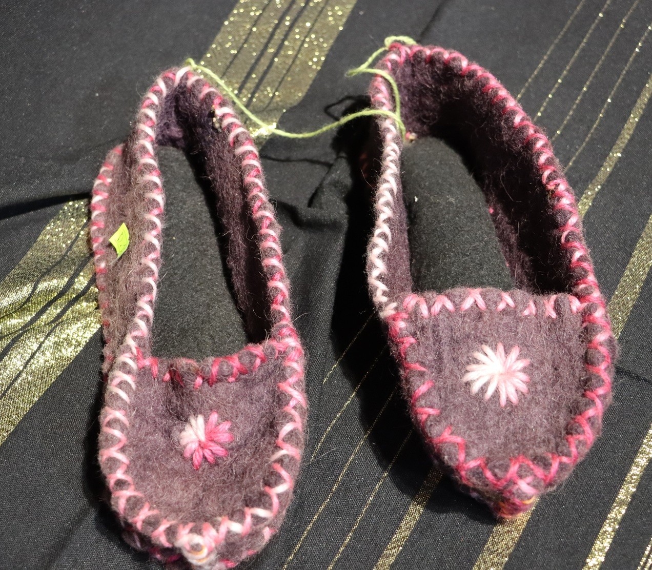 El Yapımı Keçe Patik | Doğal, Sıcak ve Hafif Ev Patiği