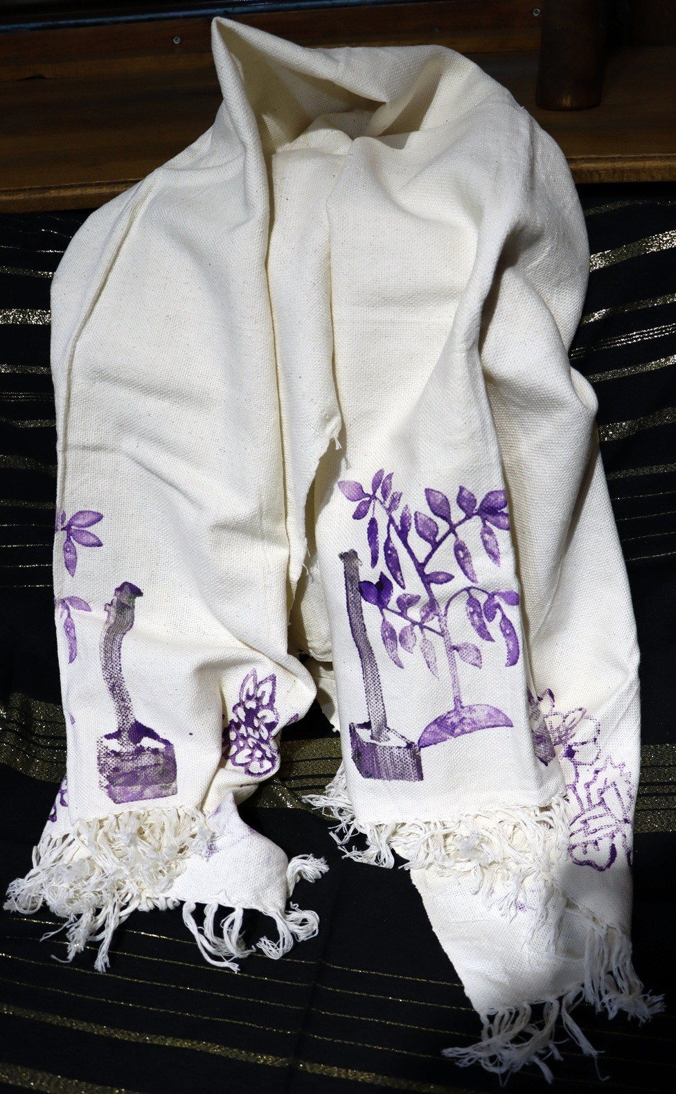 Ehram Dokuma Çiçek Desenli Çok Amaçlı Örtü / Omuz Atkısı 150x88 cm