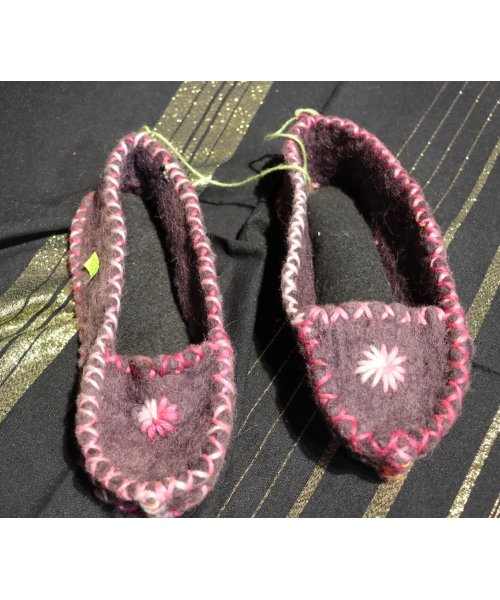 El Yapımı Keçe Patik | Doğal, Sıcak ve Hafif Ev Patiği